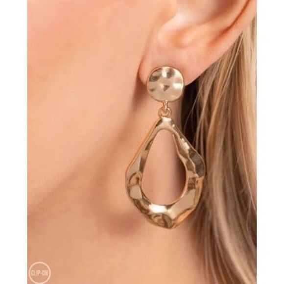 Paparazzi Metallic Mezzanine Hammered Earrings Gold Bold Tear Drop Clip On New - Picture 1 of 3